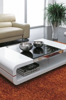 Σκαλιστό τραπέζι