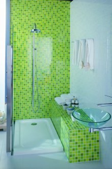 Πράσινο μωσαϊκό στο ντους