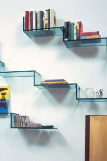 Γυάλινα ράφια στο εσωτερικό