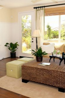 Ο συνδυασμός καφέ και μπεζ χρώματος στο εσωτερικό