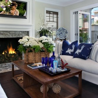 Λακαρισμένα έπιπλα