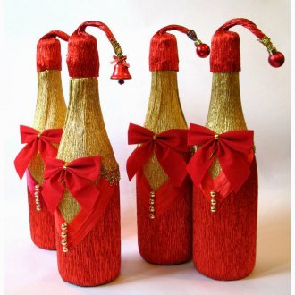 Μπουκέτο από παιχνίδια και κυματοειδές χαρτί