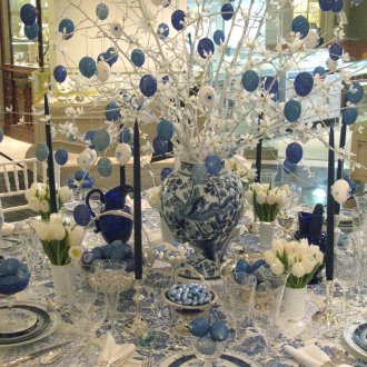 Μπλε κεραμίδι με gzhel στο εσωτερικό της κουζίνας