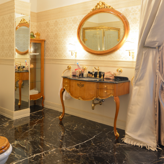 Μάρμαρα πλακάκια