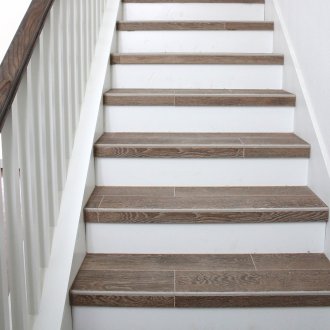 Κουρτίνα με σφαιρίδια στις σκάλες