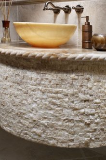 Πέτρινο πλακάκι