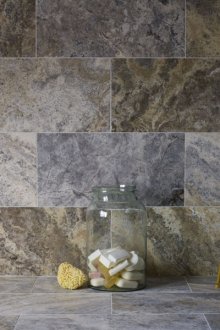 Πέτρινο πλακάκι