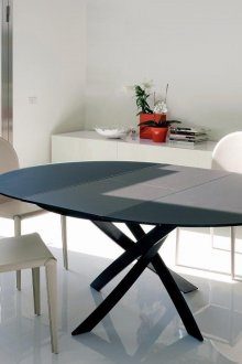 Ξύλινο τραπέζι