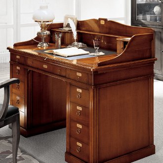 Ξύλινο τραπέζι