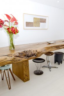 Ξύλινο τραπέζι