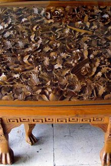 Ξύλινο τραπέζι