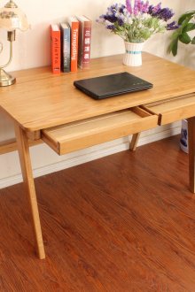 Ξύλινο τραπέζι