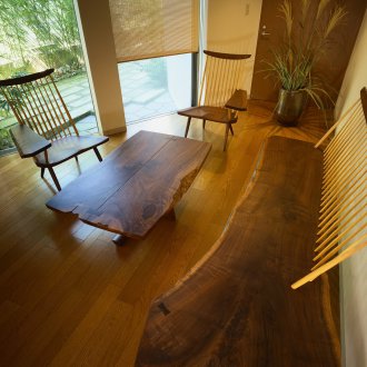 Λακαρισμένα έπιπλα