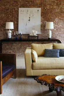 Ράφια εξοπλισμού στο σαλόνι