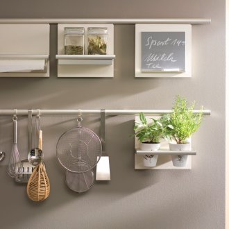 Κρεμάστρα στο διάδρομο