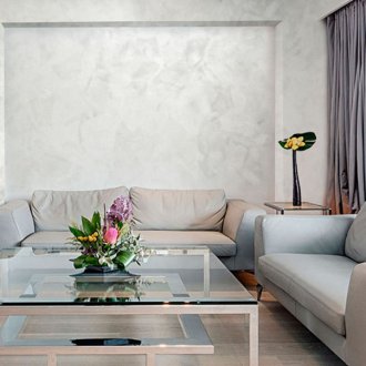 Λευκές κουρτίνες στο σαλόνι