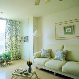 Καναπές στο εσωτερικό του καθιστικού 2019