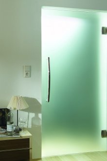 Υπνοδωμάτιο από χαρτόνι σε σπίτι κούκλας