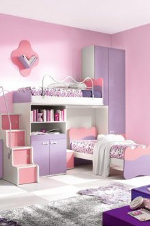 Pembe çocuk odası