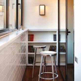 Ντουλάπα στο μπαλκόνι