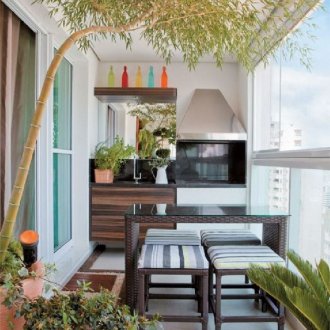 Ντουλάπα στο μπαλκόνι