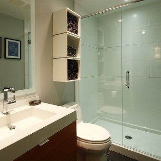 Αναδιαμορφώνει το μπάνιο