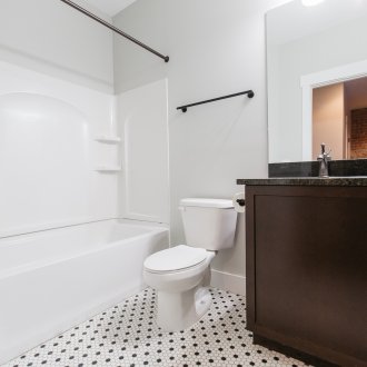 Αναδιαμορφώνει το μπάνιο