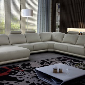 Σοβιετικός δερμάτινος καναπές στο εσωτερικό