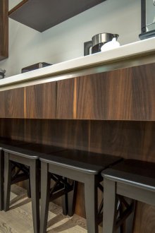 Ξύλινο γωνιακό ντους