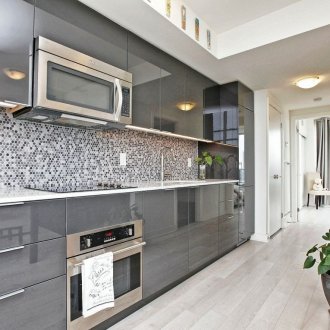 Μεταλλική κουζίνα