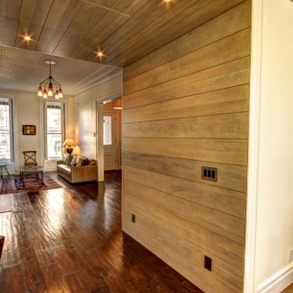 Laminate στον τοίχο