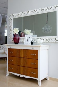 Καθρέφτης στο σαλόνι