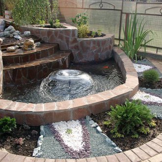 Παιδική αμμουδιά με λόφο