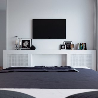 Giường cạnh cửa sổ