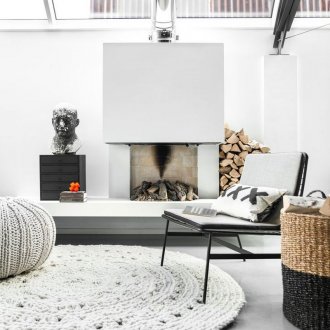 Πλακάκι από πορσελάνη σε ένα μινιμαλιστικό εσωτερικό