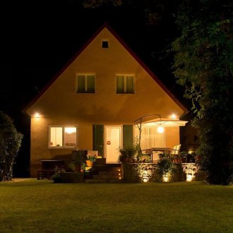 Ο φωτισμός μιας εικόνας από μια λάμπα