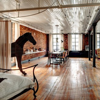 Έπιπλα στυλ σοφίτας