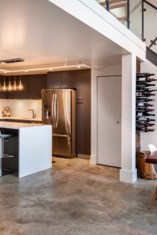 Έπιπλα στυλ σοφίτας