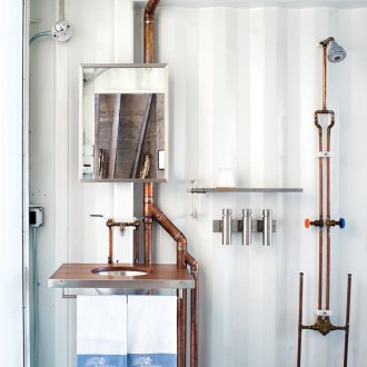 Σωλήνες στο μπάνιο