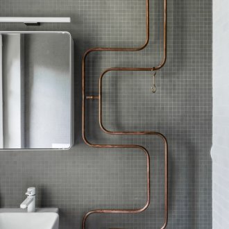 Σωλήνες στο μπάνιο