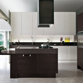 Άμεση κουζίνα με νησί