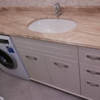 Ενσωματωμένο βάθρο στο διάδρομο