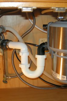 Εγκαθιστώντας ένα μαρμάρινο περβάζι παραθύρου