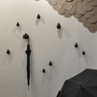 Κρεμάστρα στο διάδρομο