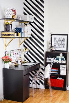 Τα υπολείμματα της ταπετσαρίας στο εσωτερικό