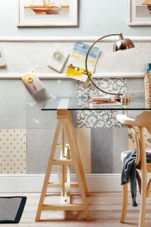 Τα υπολείμματα της ταπετσαρίας στο εσωτερικό