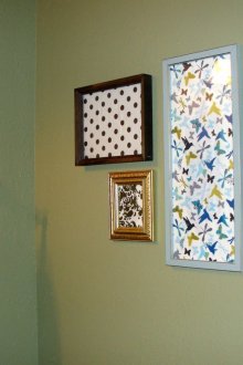 Τα υπολείμματα της ταπετσαρίας στο εσωτερικό