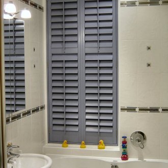 Κουρτίνες επικοινωνίας στο μπάνιο