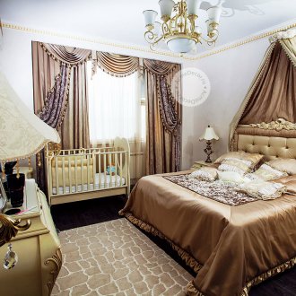 Μπλε κουρτίνες με λαμπρέκι