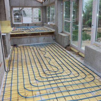 Εγκατάσταση πλαστικής πόρτας